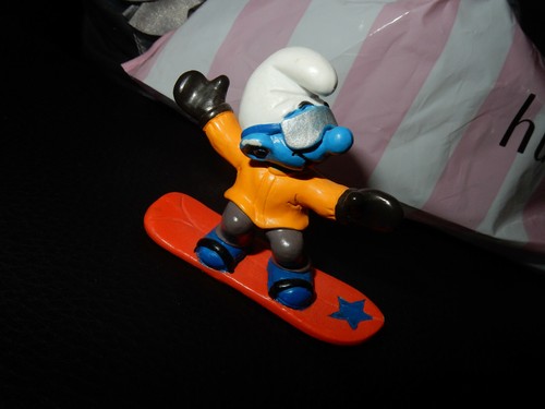 Schlumpf auf skateboard - auf,